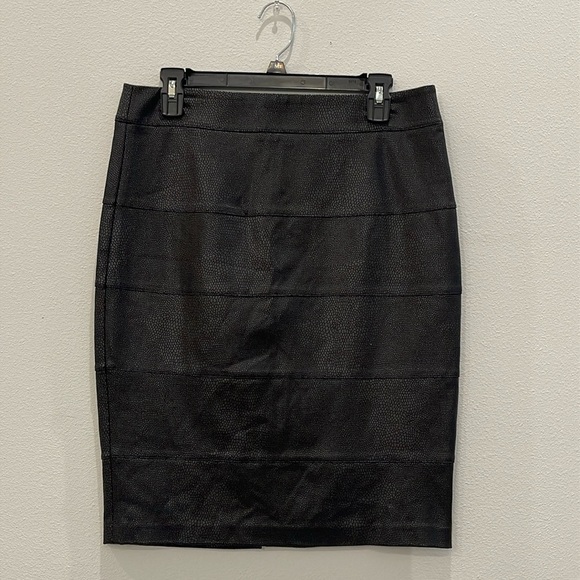 Virtue Black Faux Leather Skirt - Size 8 - Picture 1 of 10